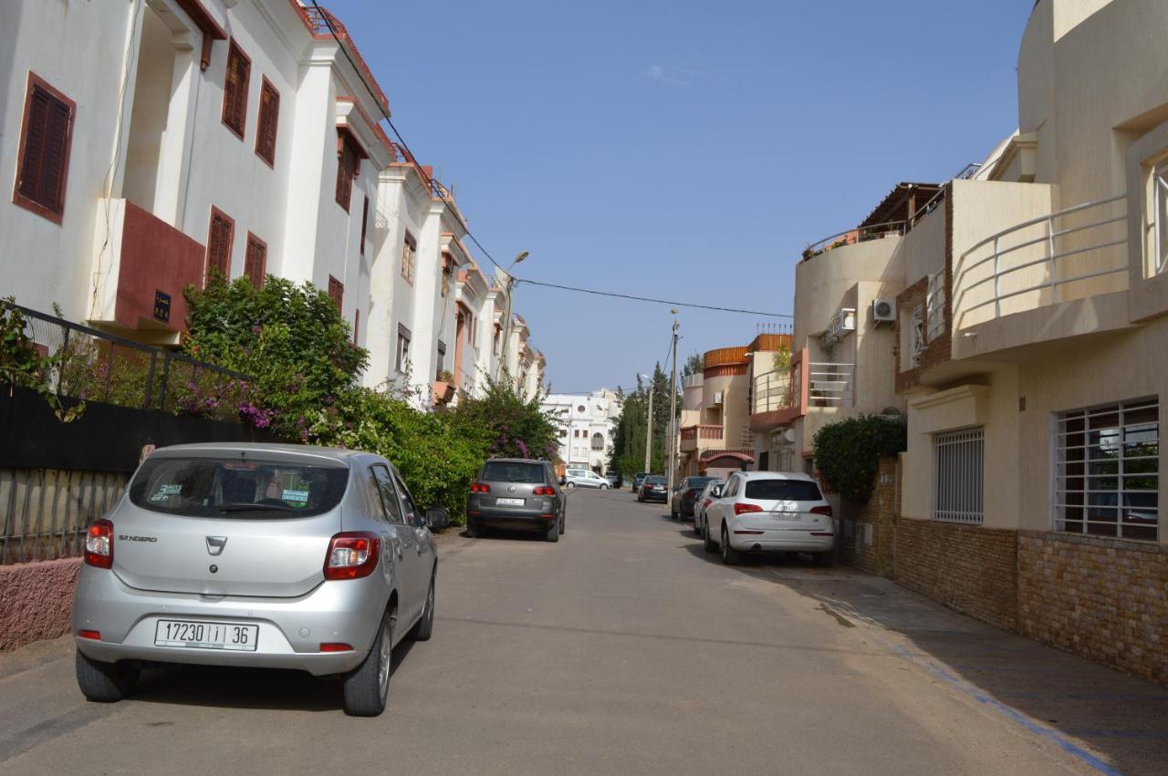 Appartement Ideal Riad Al Salam A 8 Minutes De La Plage Du Centre Ville,Wifi Et Parking Gratuits Agadir Bagian luar foto